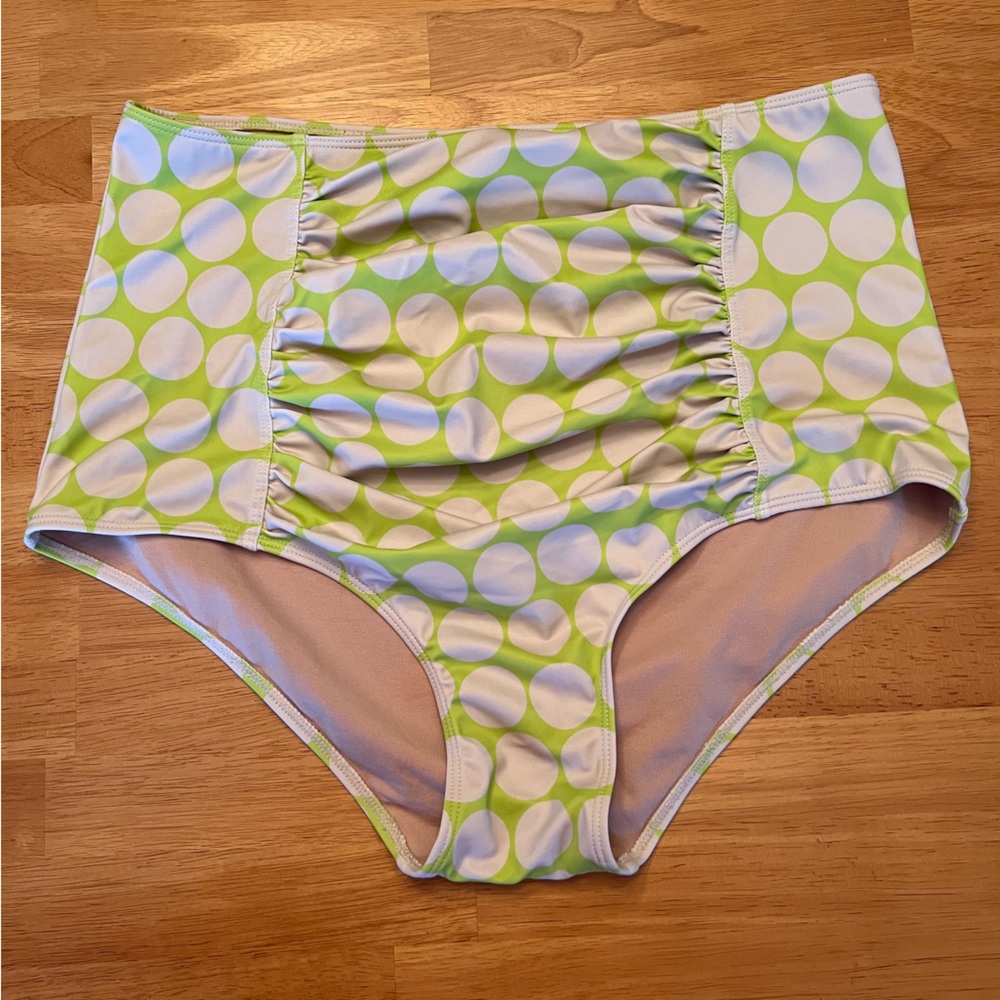 Kortni Jeane- Ruched bottoms- Lime dots